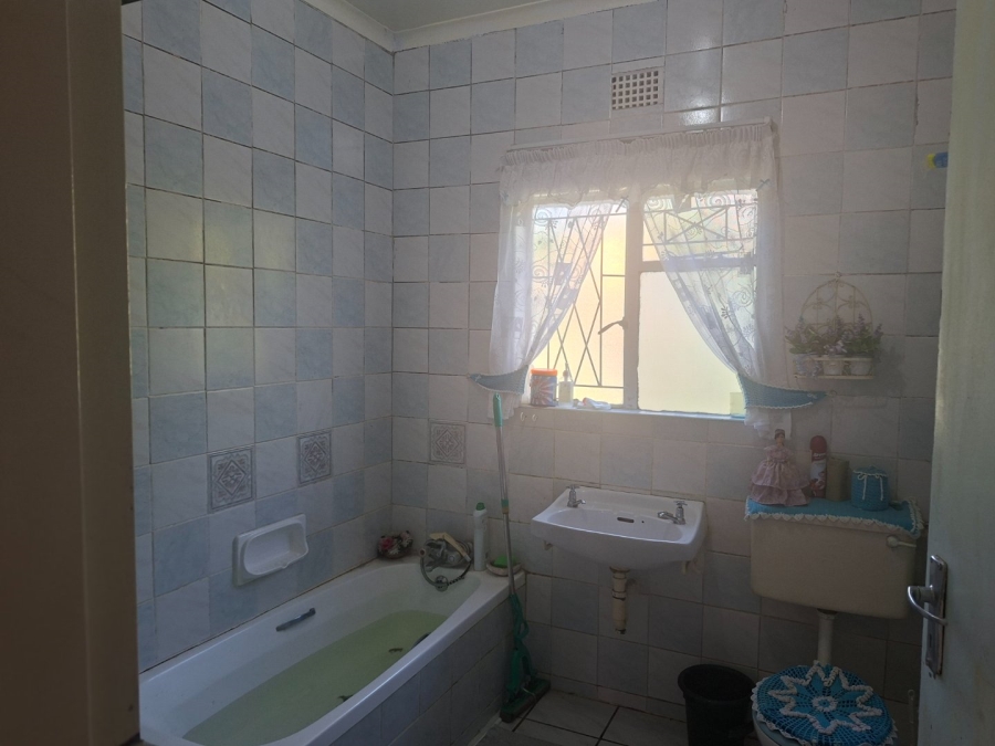 3 Bedroom Property for Sale in Levallia Western Cape